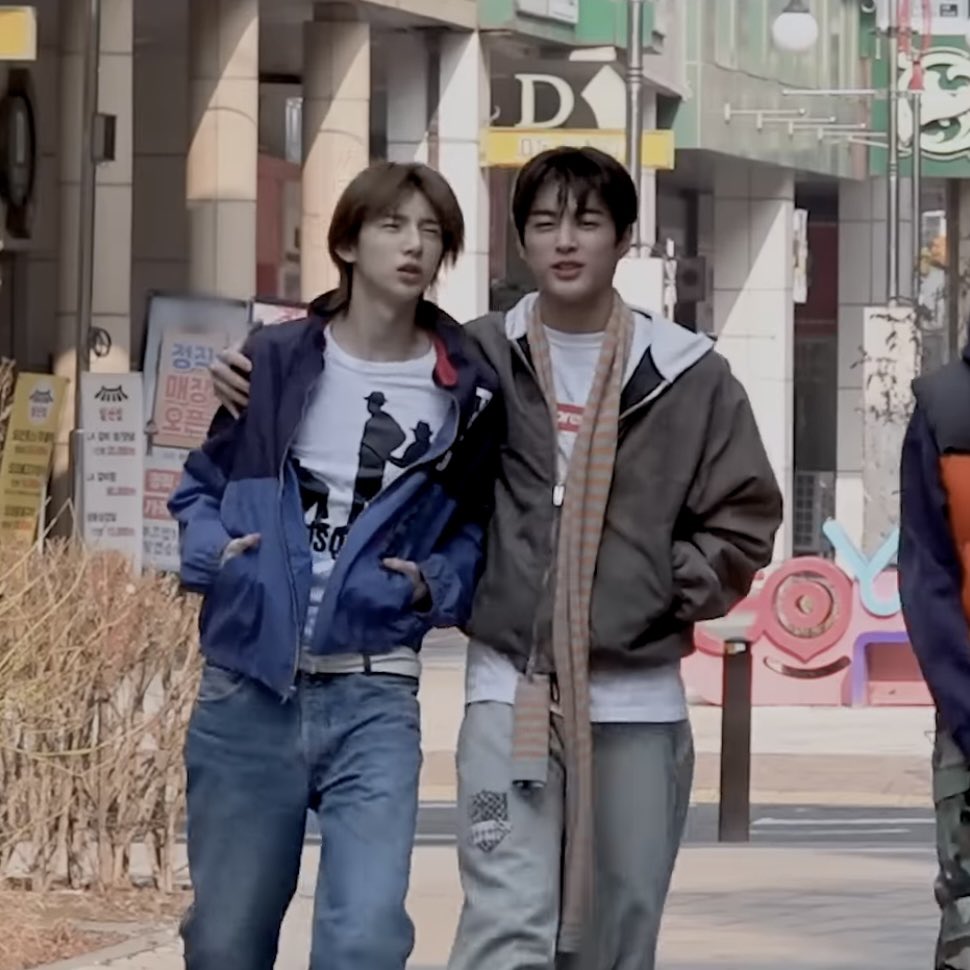 mizu ✩ tweet media