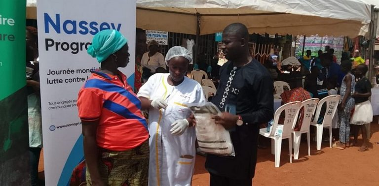 de_la8183's tweet image. À Abengourou 🇨🇮, Olam Agri a organisé une campagne de sensibilisation et de dépistage gratuit du paludisme à Aniassué, avec distribution de moustiquaires et plus de 200 tests et traitements, pour renforcer la santé communautaire. 
#CIV #Santé #Paludisme