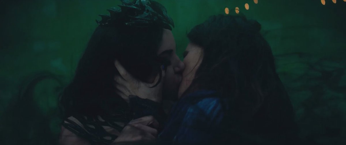 refinedparrilla's tweet photo. I’m a big fan of lesbian witches https://t.co/WPollhdcgL