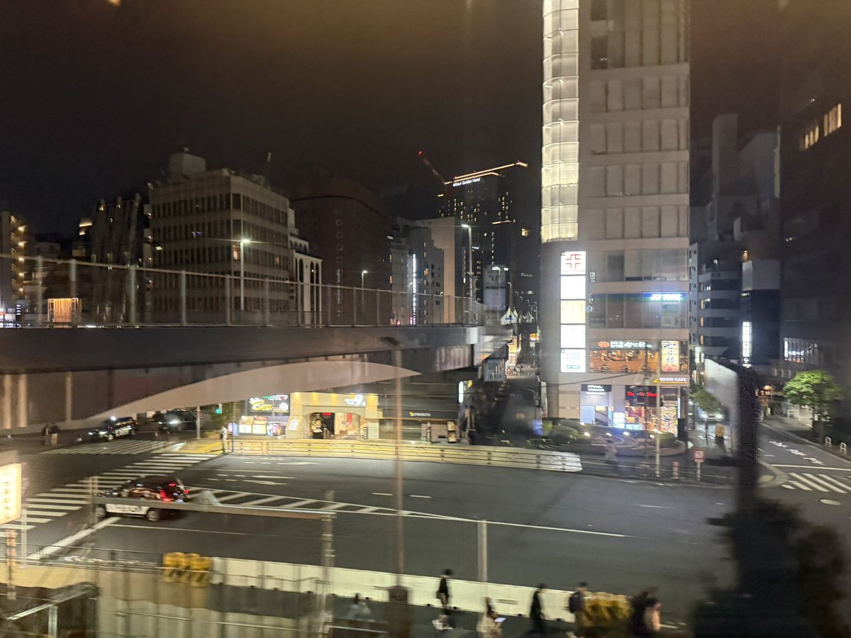 ロバしん tweet media