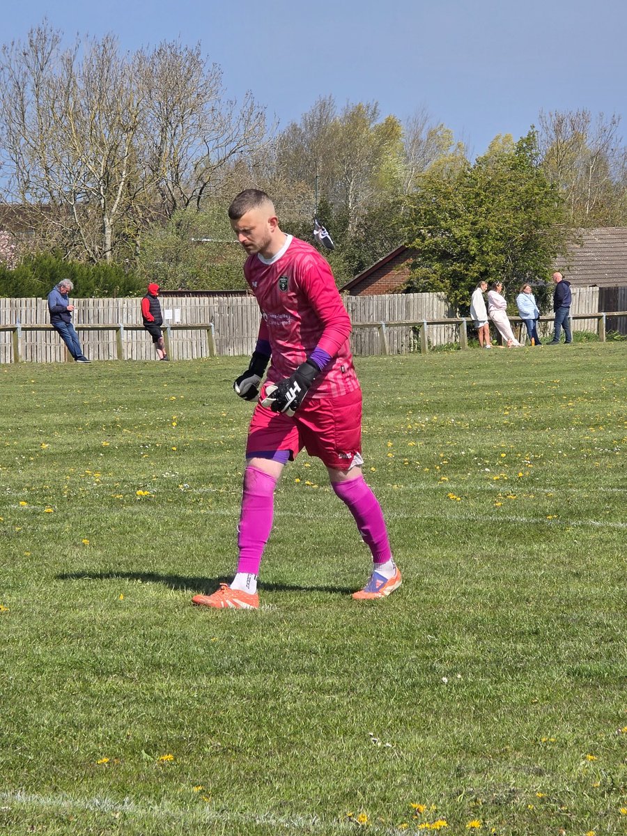Around_FGround's tweet photo. League Champions 🏆 

Game 100. The Lingdale Tavern 5-0 Eston Villa
The track https://t.co/LHGZJCWOdl