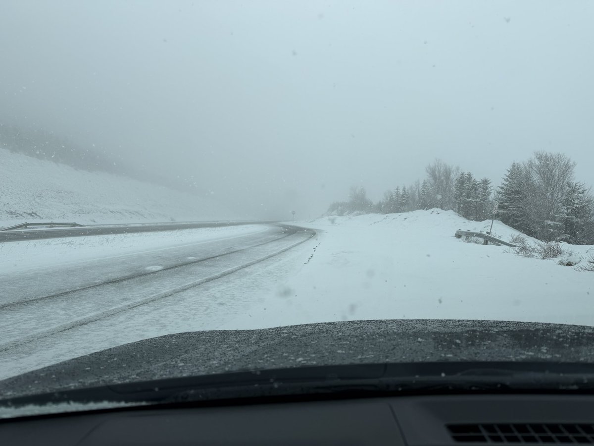 DonnieOK's tweet image. Higher terrain producing some serious buildup of snow right now #cornerbrook caution #nltraffic #nlwx @TI_GovNL @RNC_PoliceNL