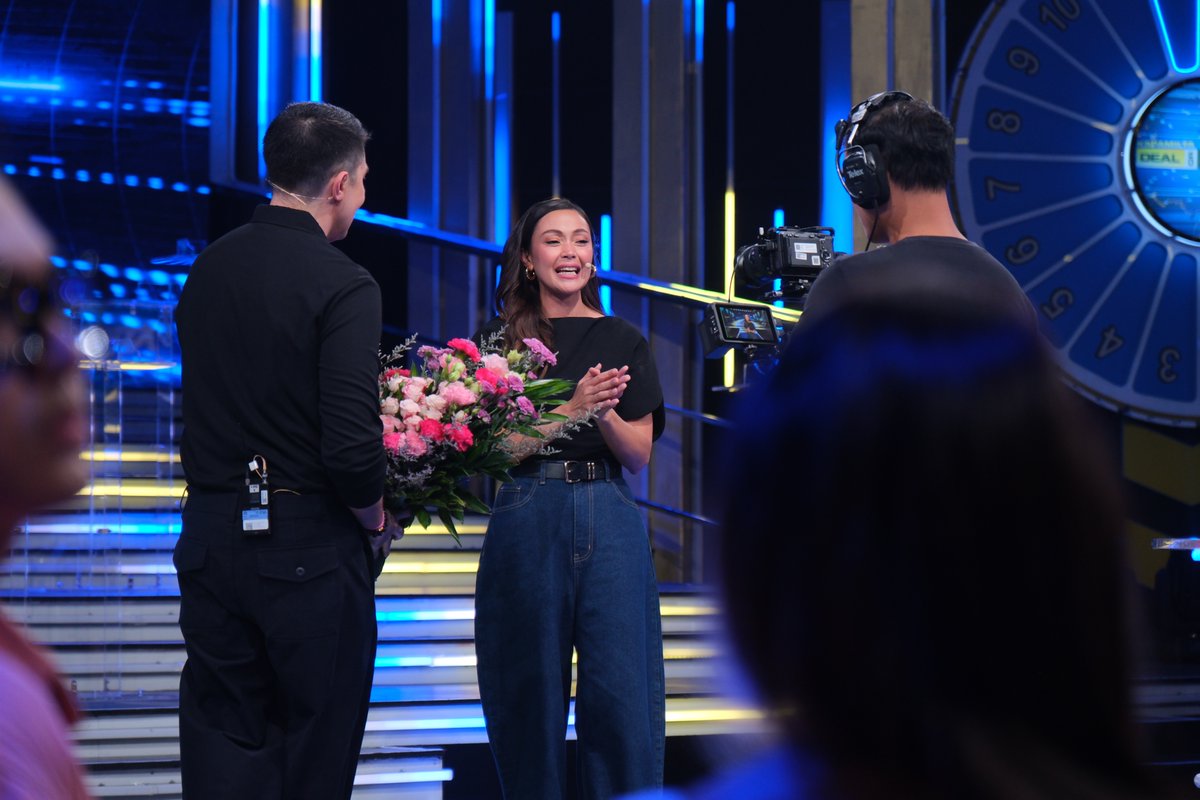 Kapamilya_DOND's tweet photo. Saludo sa katapangan ng celebrity player na si Jodi Sta. Maria sa paglaban ng kaniyang napiling briefcase! Kahit hindi niya nakuha ang malaking halaga, panalo pa rin dahil sa espesyal na oras na binigay niya para sa kaarawan ng ating Pambansang Host na si Luis Manzano! #KDONDJodi 💼☎️