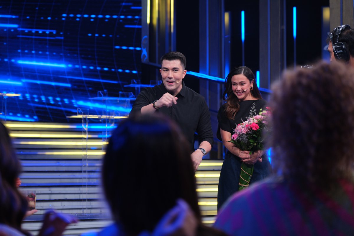 Kapamilya_DOND's tweet photo. Saludo sa katapangan ng celebrity player na si Jodi Sta. Maria sa paglaban ng kaniyang napiling briefcase! Kahit hindi niya nakuha ang malaking halaga, panalo pa rin dahil sa espesyal na oras na binigay niya para sa kaarawan ng ating Pambansang Host na si Luis Manzano! #KDONDJodi 💼☎️