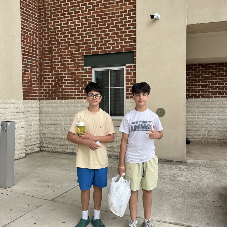 FredSchools's tweet photo. Yesterday was our 3rd annual Mental Health, Safety, and Wellness Fair! One of taskforce members, Sophie Sweet, took photos to show the great things the fair had to offer! Free clothes, books, yoga, and more! https://t.co/hnbgbZum2p
