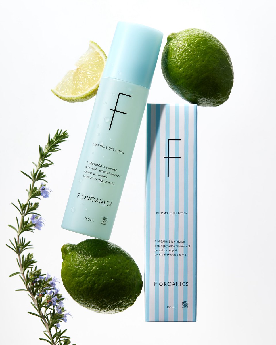 Forganics_JP's tweet photo. .
Yuri Ebihara × F ORGANICS
rayures d'herbes collection
レイユールデルブコレクション
＿＿＿＿＿＿＿＿＿＿＿＿＿＿＿＿

このとろみ、裏切らない。
潤い、透明感*¹あふれる、なめらかなハリツヤを。
＿＿＿＿＿＿＿＿＿＿＿＿＿＿＿＿
https://t.co/jxoaPxndEv

エッフェオーガニック
ディープモイスチャー ローション E
150mL　¥4,180（tax in)

とろりとしたテクスチャーが肌に広がり、濃密な潤いを角層まで届けます。
伸びがよくすっとなじみ、べたつかずに肌にひたひたと潤いを与えることができます。
乾燥肌や水分不足の肌に特におすすめです！

*¹ うるおいによる
*² 乳酸桿菌培養溶解質(保湿成分)
*³ ダマスクバラ胎座培養エキス(保湿・整肌成分)
*⁴ ケトグルタル酸(保湿成分)

#FORGANICS #エッフェオーガニック #蛯原友里 #レイユールデルブコレクション #ディープモイスチャーローション