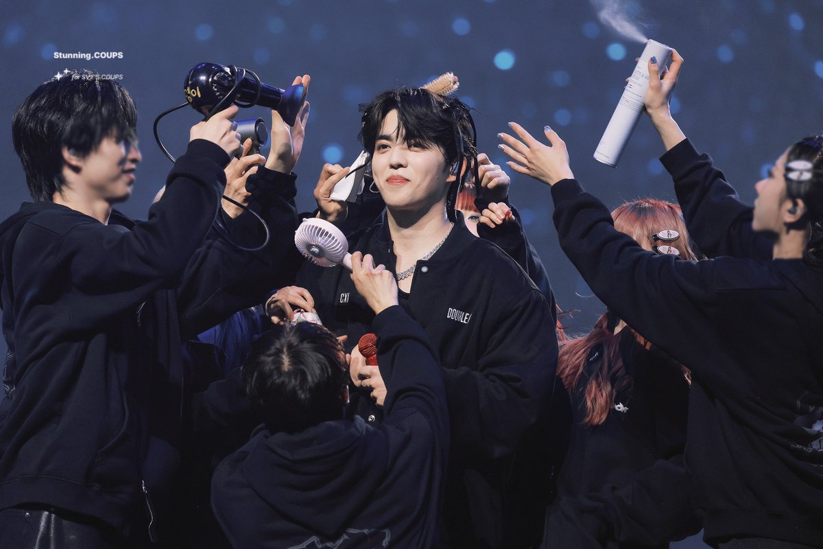 Stunning.COUPS tweet media