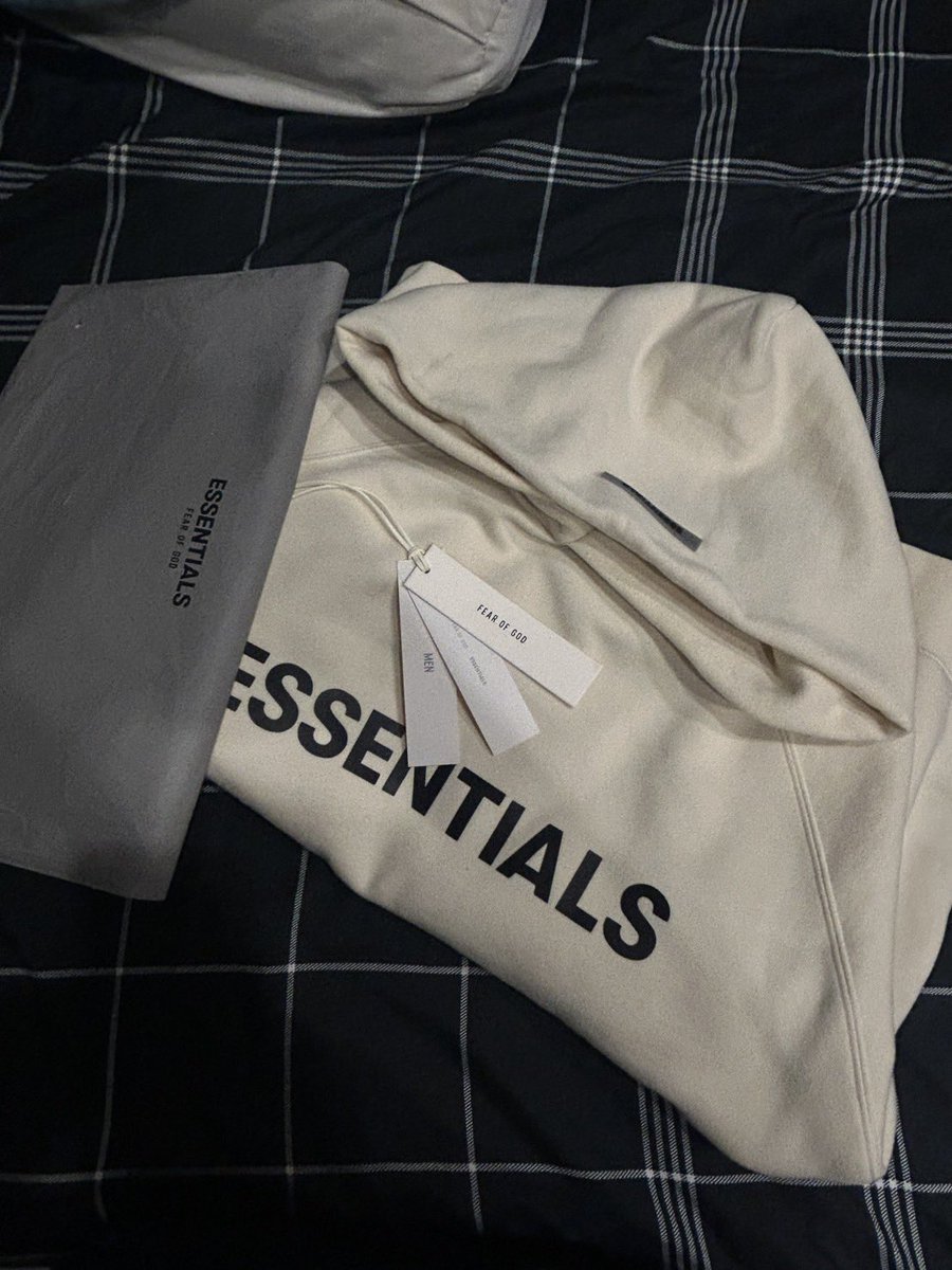 ssy09yr3's tweet image. ปล่อยน้าฮุ้ด essential size L มีซอง/ป้าวให้ แท้ร้อยเปอ ใหม่มากไม่ค่อยได้ใส่ พต.เดมมา #essential #ปล่อยเสื้อ #เสื้อผ้ามือสอง