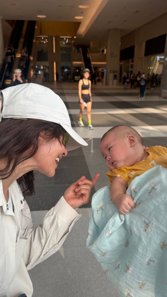AnnethongCF's tweet photo. 今天跑步，Jirayu和Foam家的PhobRak也来了👶😊 @AnneThong @Jirayu_jj #annethong #annethongprasom #jirayu_jj #JamesJirayu #แอนทอง #แอนทองประสม #AnneChineseFamily #AnneChineseFans #AnneChineseFanClub #acf_love_annethong #annethongfc #dekannethong https://t.co/5IXQIhr7o5