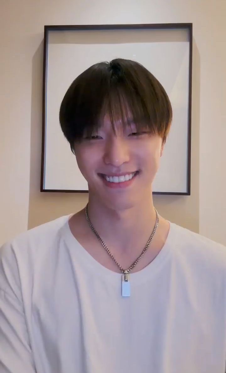 sunshine channie ☀️🦦 tweet media