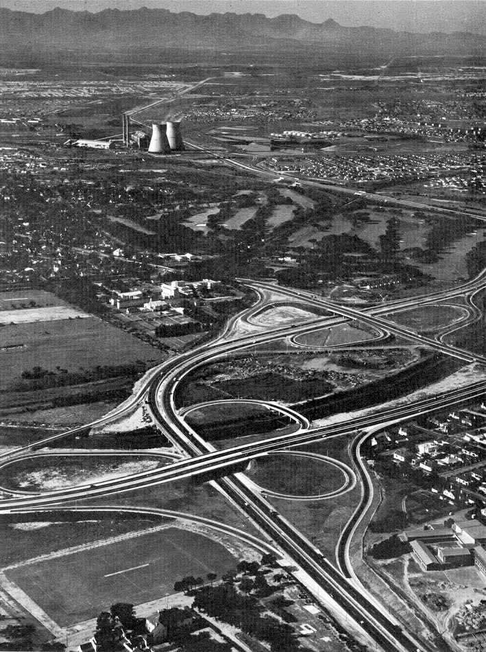 Kudalesh's tweet photo. They might love the Rhodies all they want but they were not that sophisticated. This is 1962 Cape Town black river interchange.
What were the Rhodies doing by then? https://t.co/VhJq18YzP4