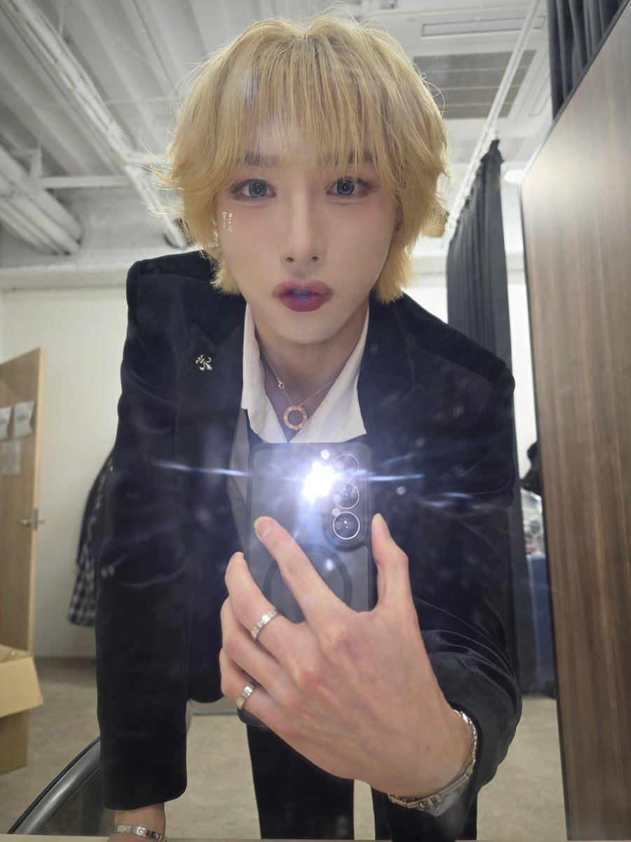 CHASER_ofcl's tweet image. 오늘 별로다...  내 마음의 별로... 🌟 ✴️ 🌃 

#체이서 #CHASER #チェイサー
#강빈 #KANGBIN