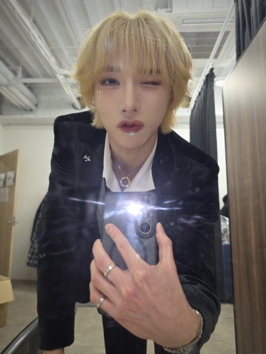 CHASER_ofcl's tweet image. 오늘 별로다...  내 마음의 별로... 🌟 ✴️ 🌃 

#체이서 #CHASER #チェイサー
#강빈 #KANGBIN