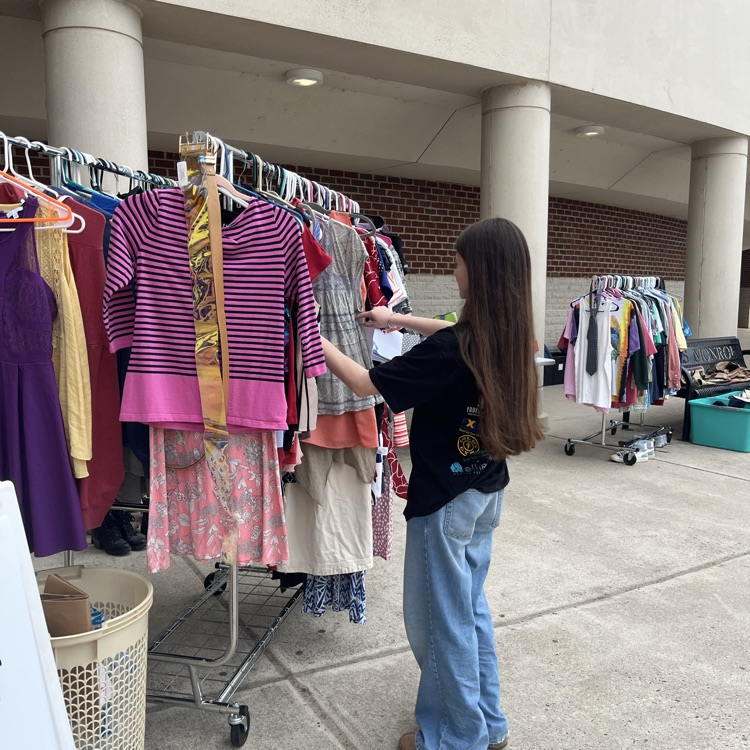 FredSchools's tweet photo. Yesterday was our third annual Mental Health, Safety, and Wellness Fair! One of our taskforce members, Sophie Sweet, took photos to show all the things the fair had to offer! https://t.co/pccySNj1ZE