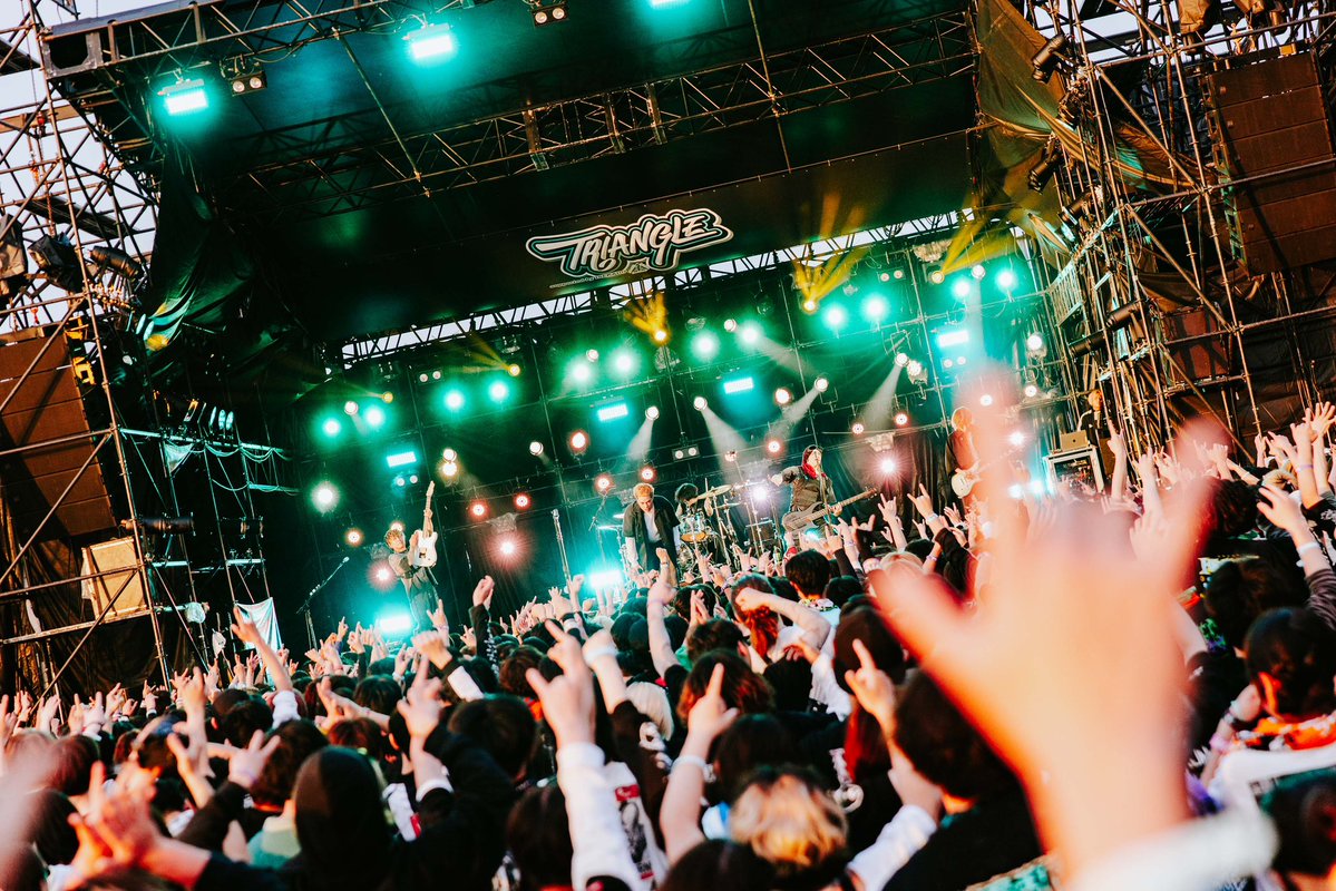 coldrain_official tweet media