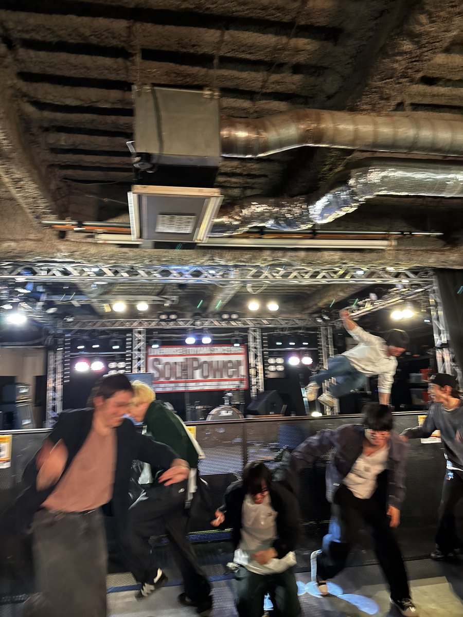 Sunny Girl tweet media