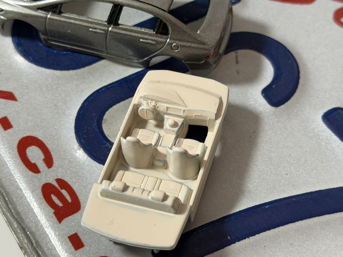 MON49927597's tweet photo. 𝟮𝟬𝟬𝟳 𝙃𝙊𝙉𝘿𝘼 𝘾𝙄𝙑𝙄𝘾 🇺🇸
完成しました！
今回はどノーマルに仕上げました。
カラーはGalaxy Gray Metallic を再現しました！
ベースはトミカプレミアムのFD2です

#トミカ改造
#ミニカー改造 https://t.co/YzARdkPPIC