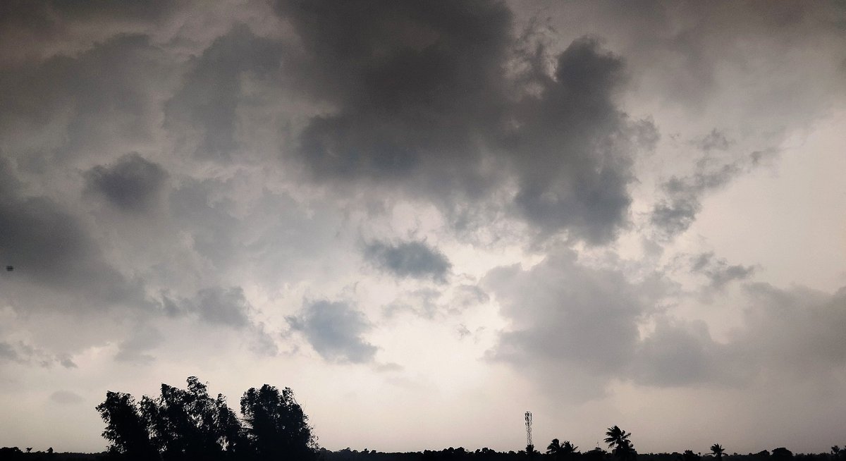 theskyaddictt's tweet photo. the kinda weather i crave for https://t.co/NPxodv642m
