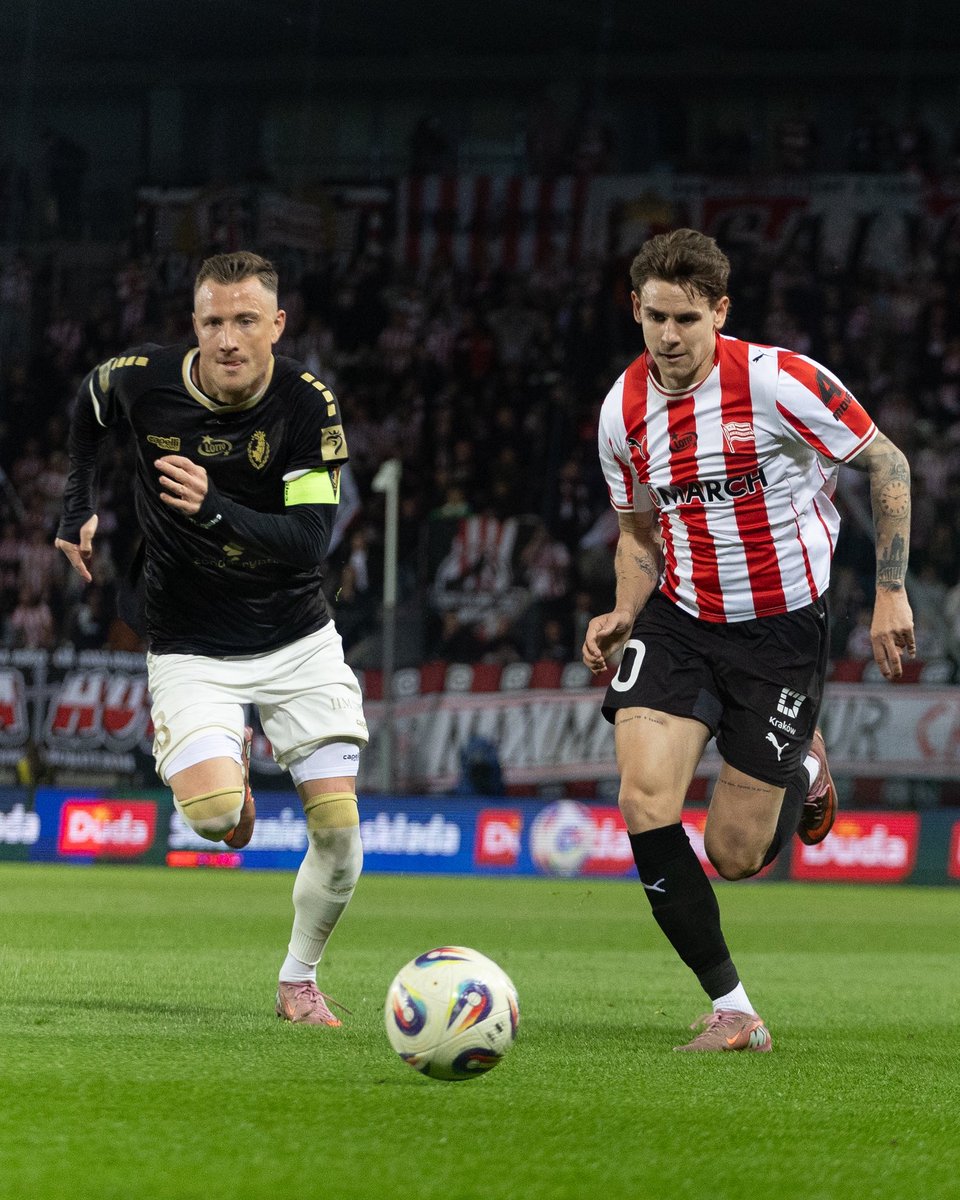 CRACOVIA tweet media