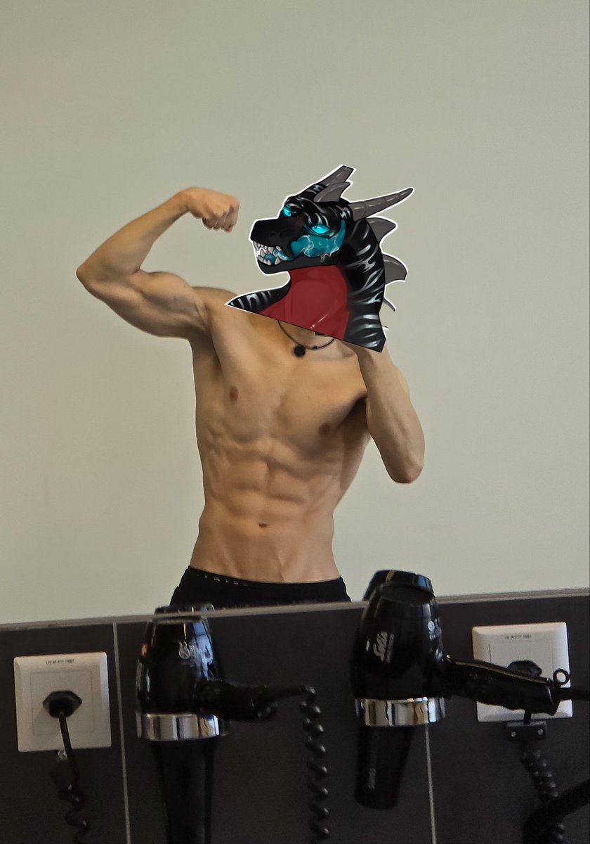 RoduskB's tweet photo. Not a big fan of the lighting but flexx

#abs #bicep #tricep https://t.co/LKPTFidtx7