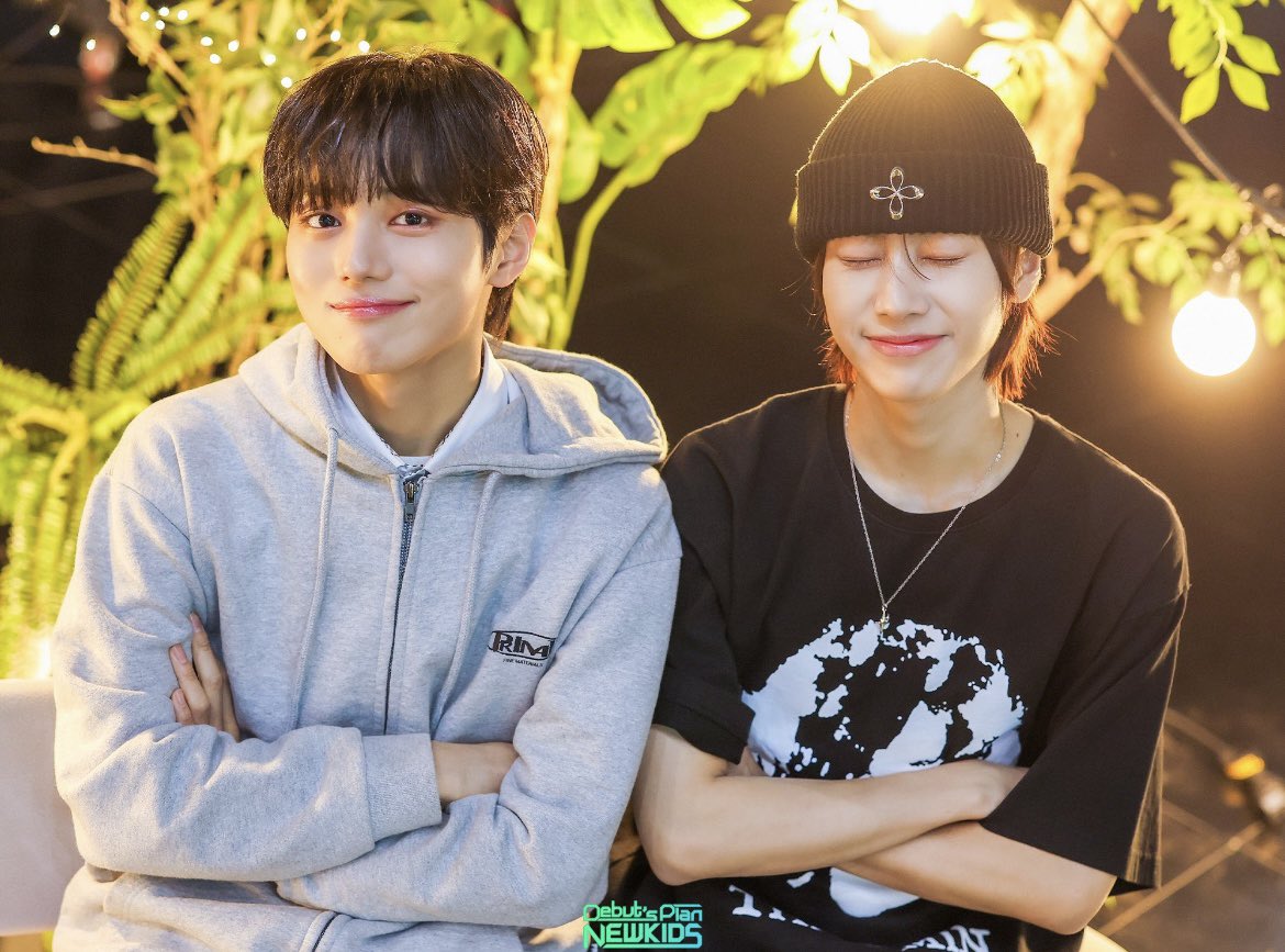 sokyuteboy17's tweet photo. 사랑해 많이많이.

#장규현 #Debuts_Plan #Newkids #뉴키즈 https://t.co/Y0rhF3pepd