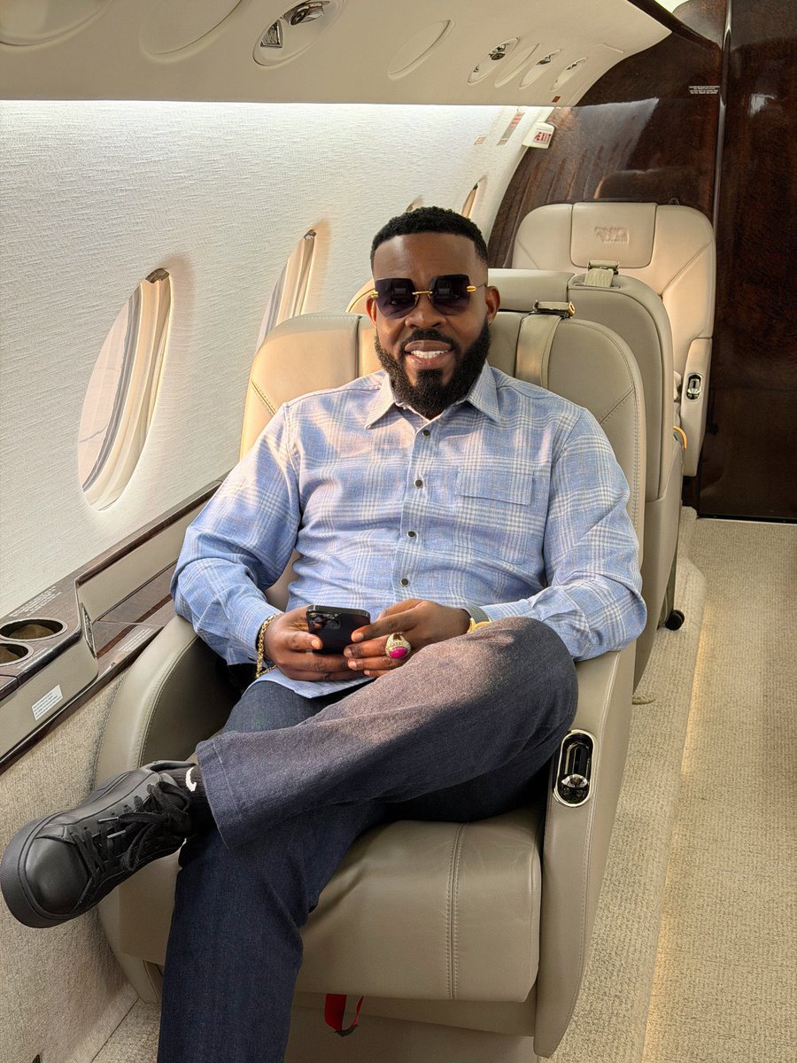 Your mates are buying jets, flying to space, etc and all you can do is go on a show and talk about Hajia4Real? you can do better, boss. thank you🙏🏾❤️