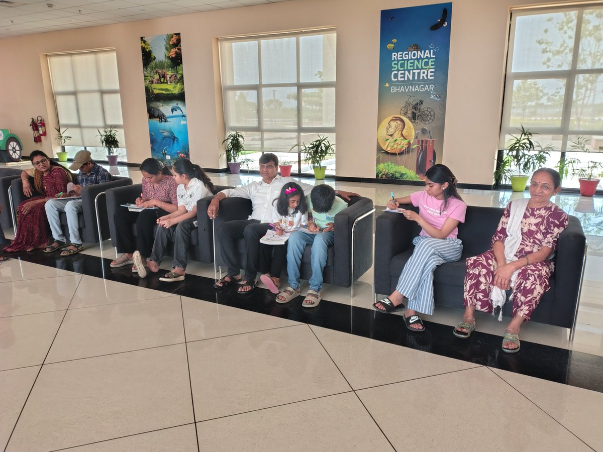 sbrana777's tweet photo. @RSCBhavnagar celebrated #WorldIntellectualPropertyDay by connecting past and future. A documentary on global inventors inspired visitors to fill the Idea Wall with solutions for tomorrow. it showed how one protected idea can change millions of lives. https://t.co/09PjCK0r1D