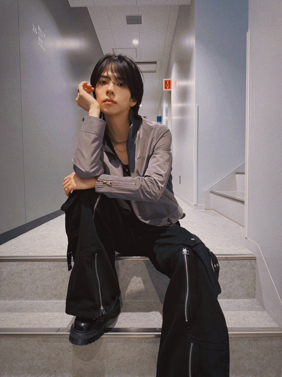 TBG_account's tweet photo. ▼ Who is he??

🎈#AiFES (AICHI)

💁🏻 #渡部怜
IG https://t.co/8XliIFt0IO
X https://t.co/oenasvLYjk

🔗OFFICIAL FC
https://t.co/0pjUewypxp

Thank you👑

#THEBEATGARDEN https://t.co/4z2RhXQD31