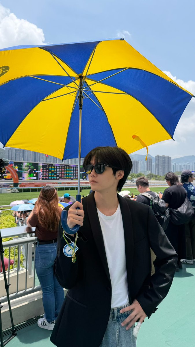 ฮิวจ์ฮิ้ว tweet media
