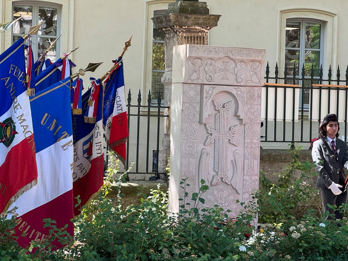 Hervé de Lépinau tweet media