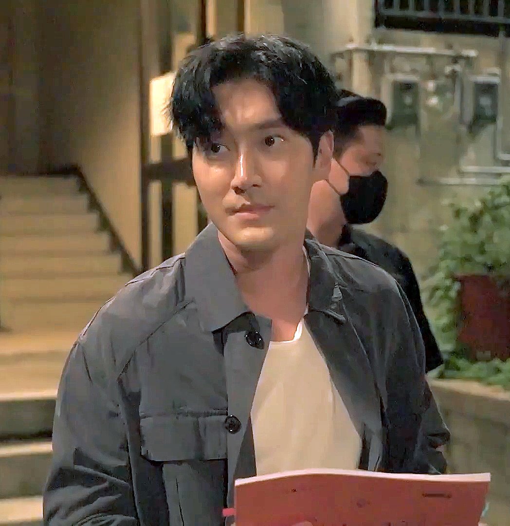 toolatefan2 tweet media