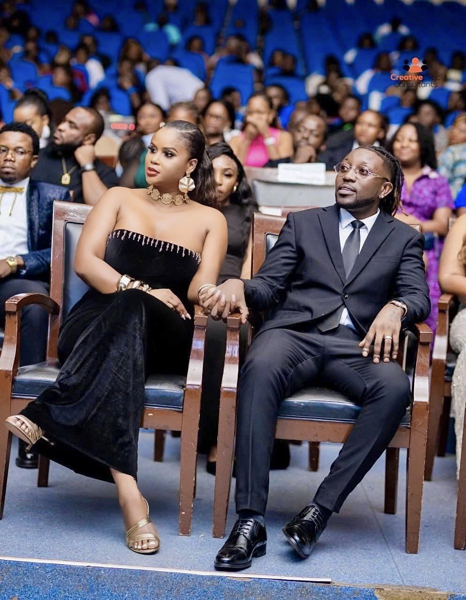 The Kingstons ❤️🔒

50 BILLION GANG BOSS 💵💵💵💵🦅