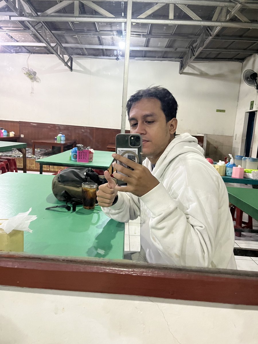 nfyrb tweet media