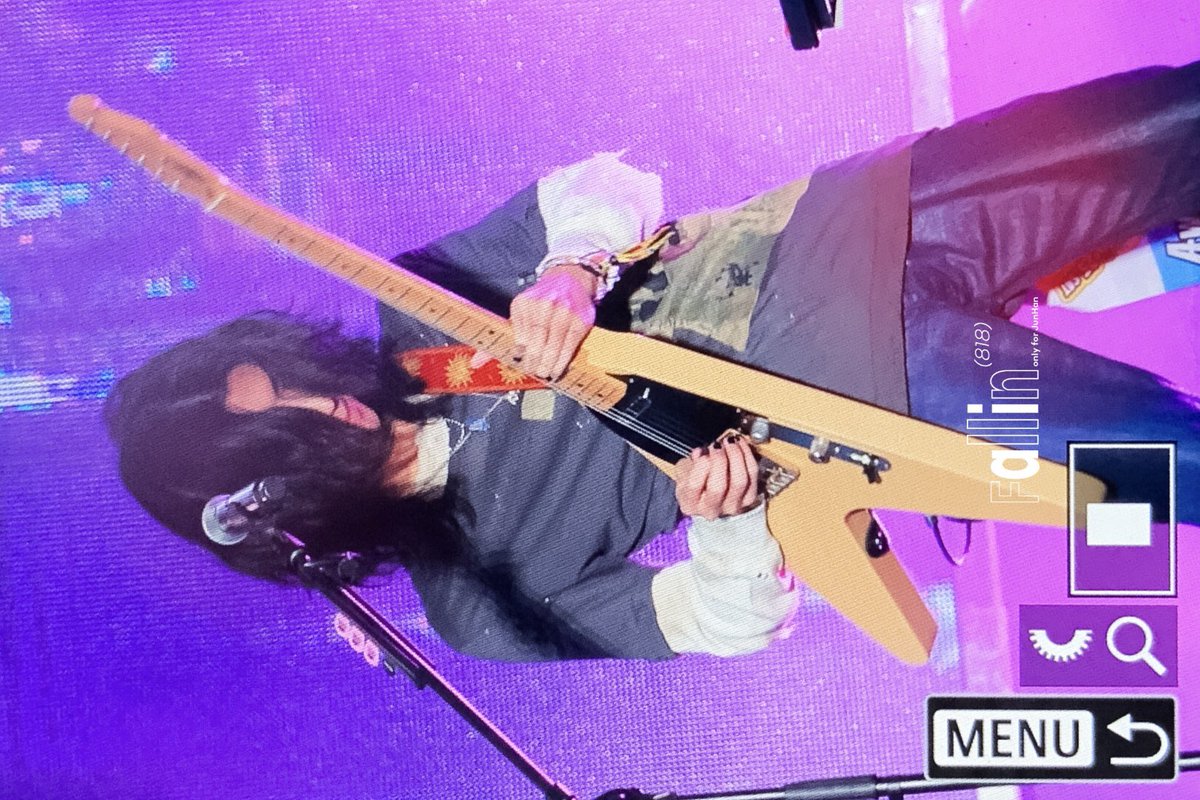 정이든다 tweet media