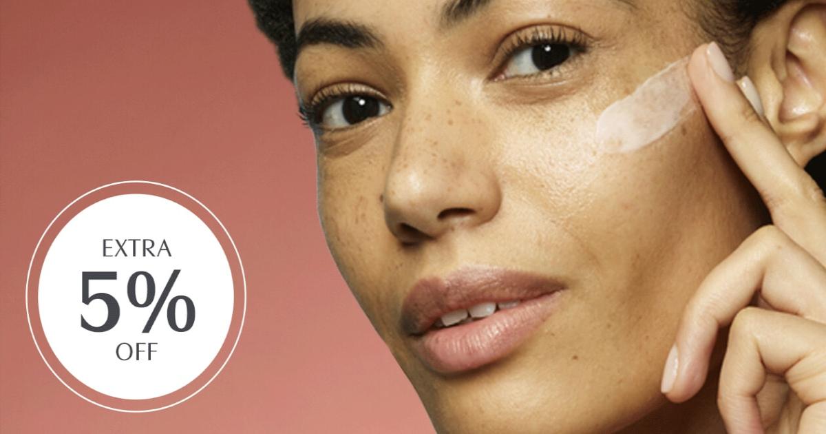 BlondeMaleBlog's tweet image. DISCOUNT! If you love skincare that actually delivers results, this is one to check out 👀✨
lizearlebeauty.mention-me.com/m/ode/zm3pn-ne…⁠
Perfect if you’re looking to upgrade your skincare routine! 
#skincare #beauty #discount #shop #health #wellbeing #wellness #lifestyle