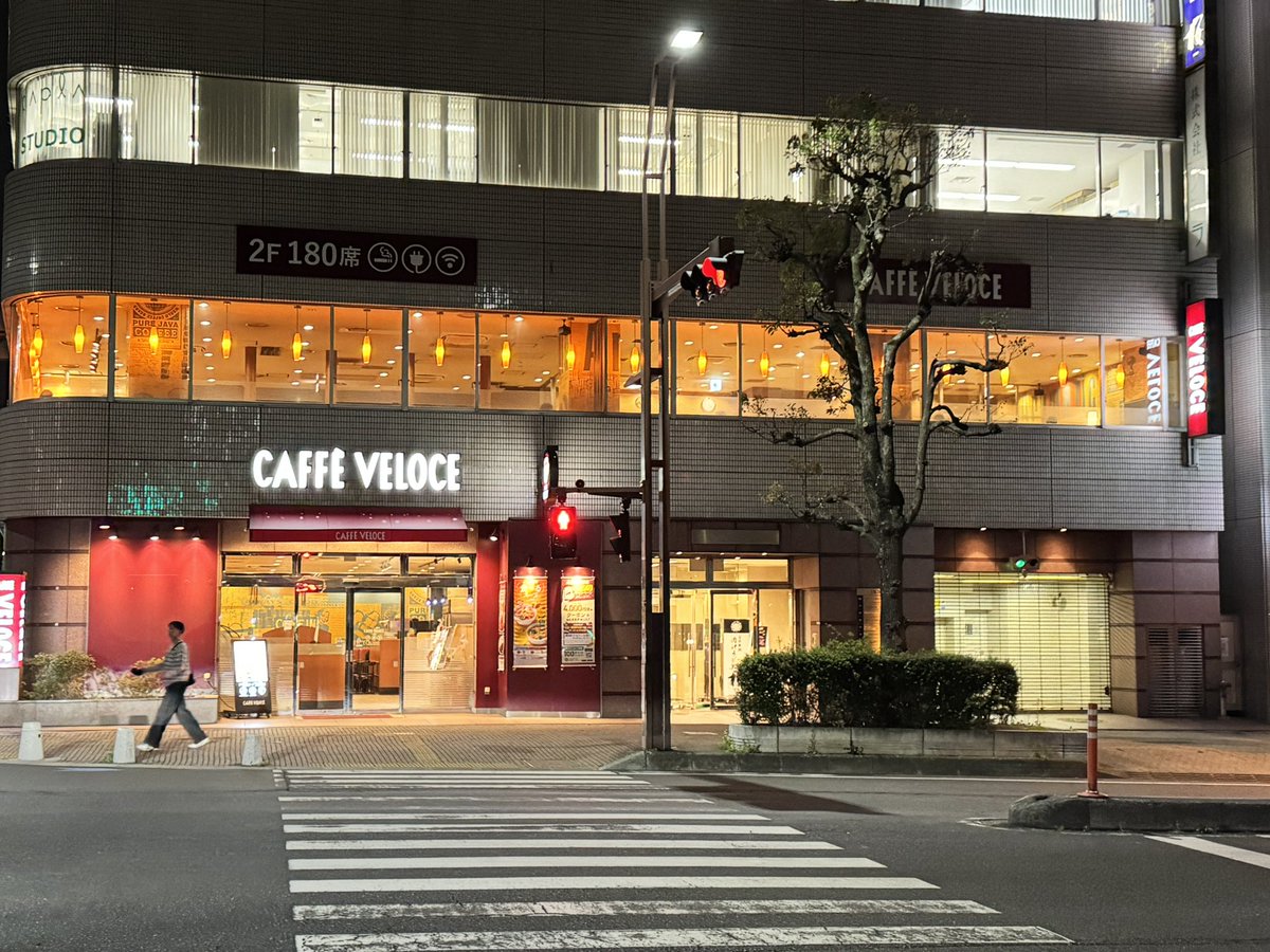 nishi_ward's tweet image. 大宮駅西口から少し歩いたところにある、ベローチェが席数多くて広いし、ゆっくりするのに丁度いいんだよね、しかも安いしさ

#埼玉
#大宮
#カフェ
#ベローチェ
#コスパ