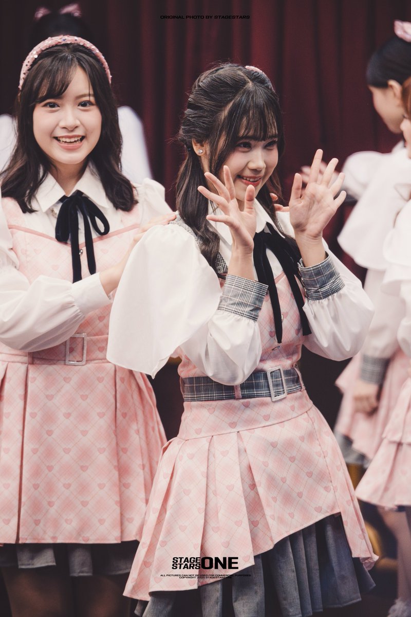 StageStars tweet media