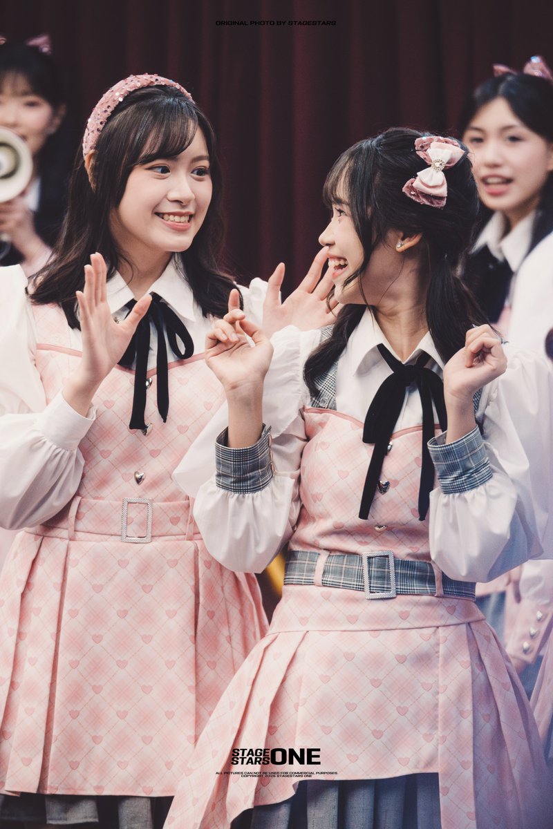 StageStars tweet media