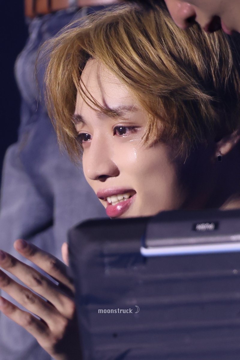 𝐦𝐨𝐨𝐧𝐬𝐭𝐫𝐮𝐜𝐤 𝐥𝐨𝐯𝐞 ☽ tweet media