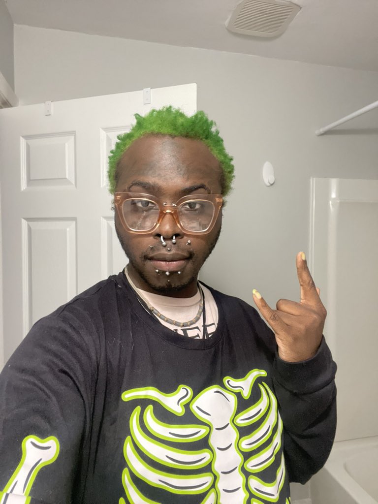 CLARA ( they/she ) 🏳️‍⚧️🏳️‍🌈 tweet media