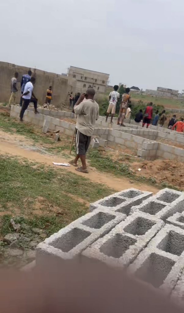 KHADEEJAT IZE tweet media