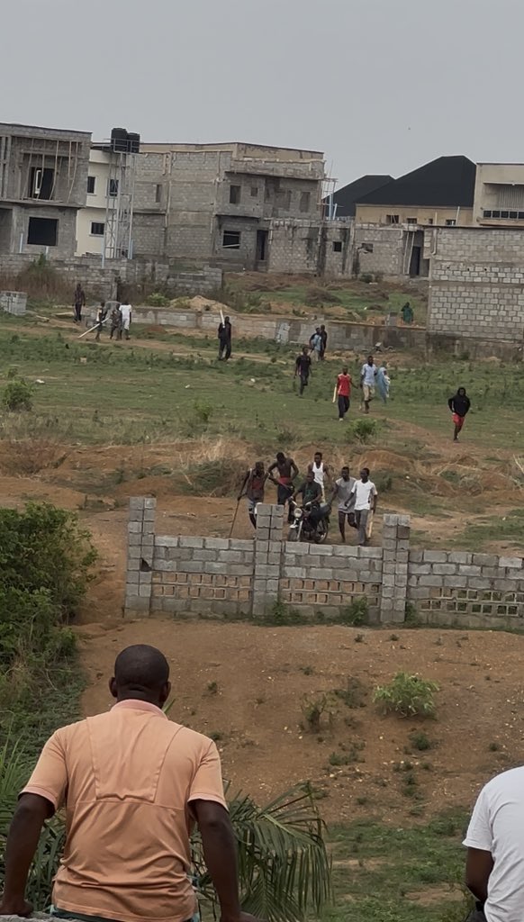 KHADEEJAT IZE tweet media