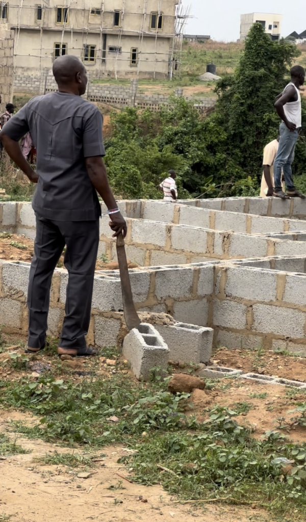 KHADEEJAT IZE tweet media