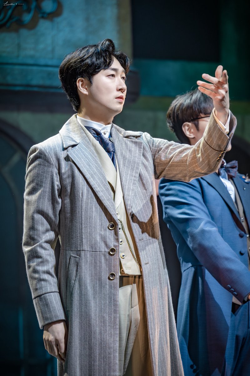 260410 디아길레프
커튼콜

디아길레프 役 #안재영