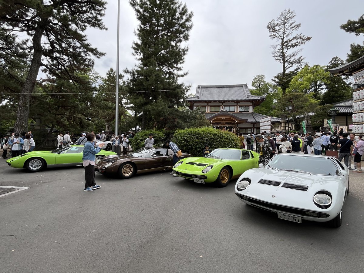 KeisukeFD3S's tweet photo. 4/26 毎年恒例となった京都・北野天満宮での SCHG（スポーツ＆スーパーカー・ヘリテージ・ギャザリング）の見学に。
今年も眼福でした😊 https://t.co/Pg5fD0jaGM