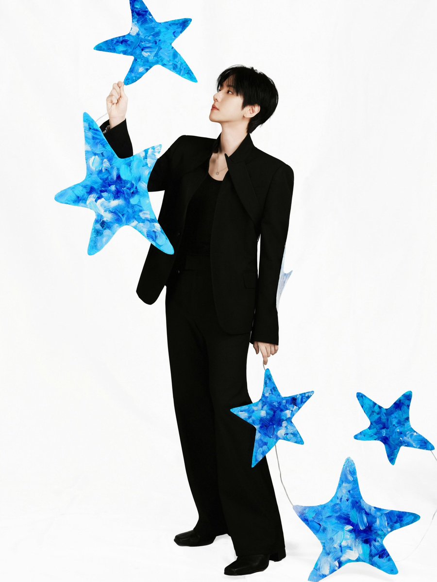 'KNOCK KNOCK!' tweet media