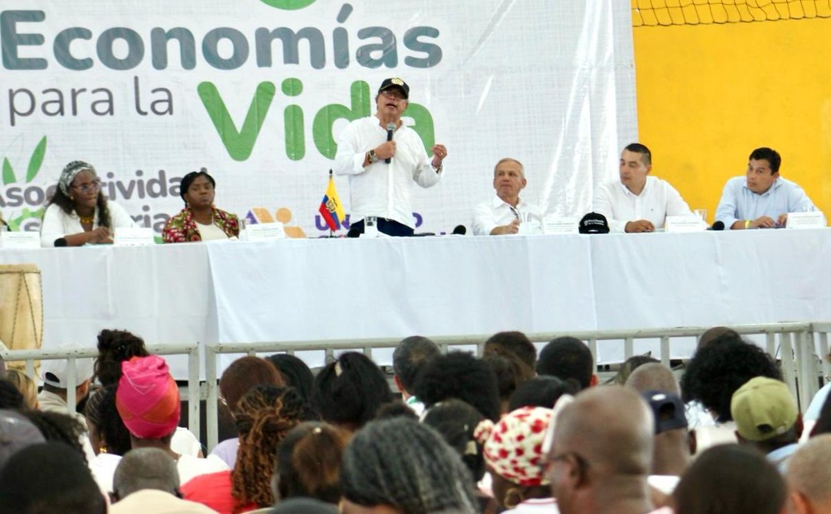 mao_rodriguez1's tweet photo. La dialéctica del desarrollo nos ha llevado a una dicotomía irreductible. O continuamos por el camino de la devastación o asumimos con decisión las economías para la vida. 

En Santa Marta, gobiernos, plataformas internacionales y actores locales, juntaremos voces y por un modelo centrado en la cooperación y la protección de la vida del planeta. 
@petrogustavo 
@prodavinci