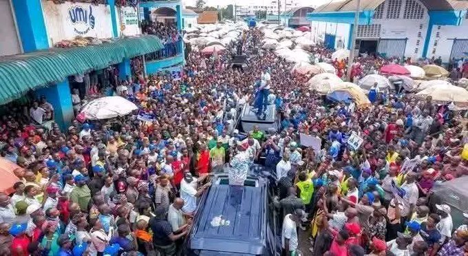 Benign_Overlord's tweet photo. Linda Mwananchi has made a statement in Kisumu. The brief stop at Kondele and the crowds escorting the team all the way to the venue for almost 2 hours is something that has probably not been seen in a long time and with none other than Baba. Omwami @edwinsifuna and @HEBabuOwino are the real ODM!