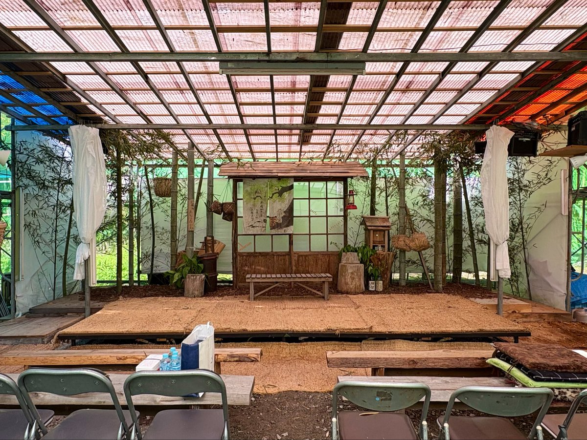 sammyyoga33's tweet photo. 昨日の快晴に打って変わって、本日は強めの雨でしたが…

おかげさまで終演いたしました。

ご来場くださった方、近くから遠くから応援を届けてくださった方、ありがとうございました。

ひとまずのご挨拶🙇‍♀️ https://t.co/Ns5Q4HnKfk
