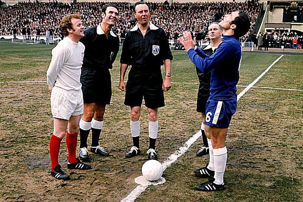 FootballThen's tweet photo. Good afternoon Twitter ☀️🔥☀️ #LUFC #CFC https://t.co/SxbNjORMAM